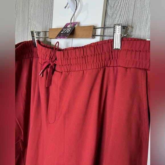 276. NWT Mondetta Ladies' Straight Leg Cargo Pant, Tibetan Red 2X Plus - Picture 8 of 9
